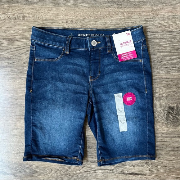 Girls So Bermuda Shorts. - Picture 1 of 4